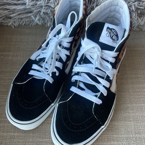 Super cool high top Vans - Picture 2 of 5